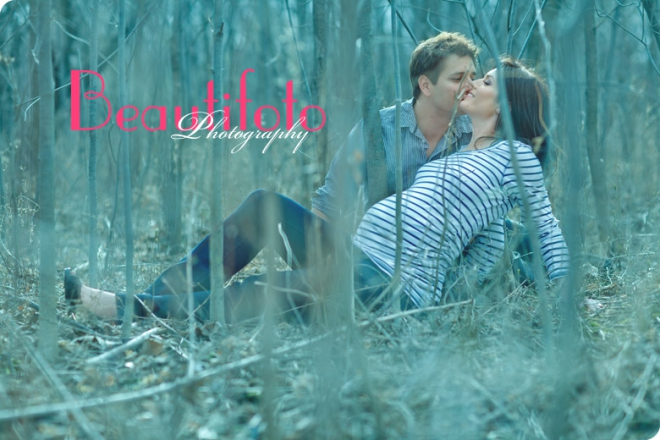 Pregnancy maternity photo shoot in a montreal forest