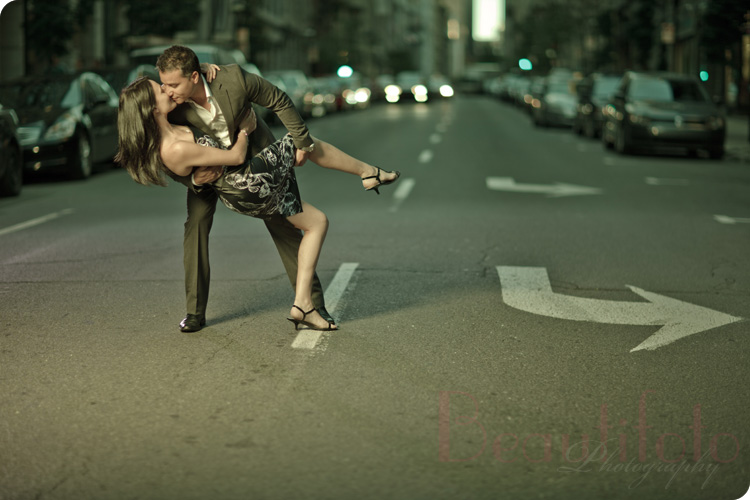 casual session at the Old Port of Montreal: the couple kissing in the street