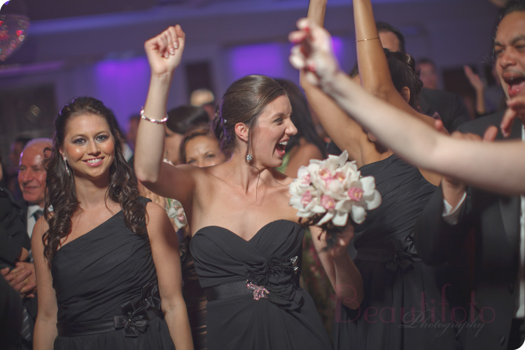 Bride's maid party at the reception hall. Photo by Beautifoto Montreal wedding photographer.